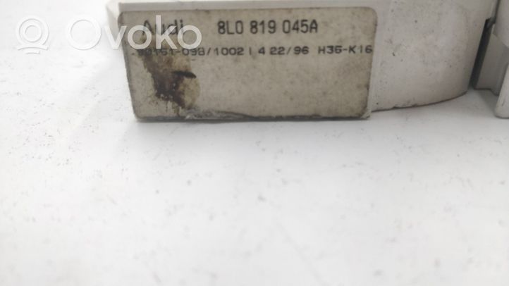 Audi A4 S4 B5 8D Oro kondicionieriaus/ klimato/ pečiuko valdymo blokas (salone) 8L0819045A