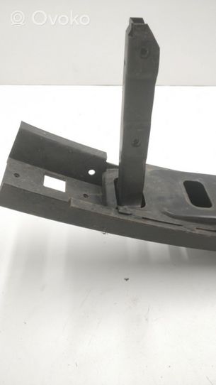 Mitsubishi Carisma Traversa del paraurti anteriore MB885041