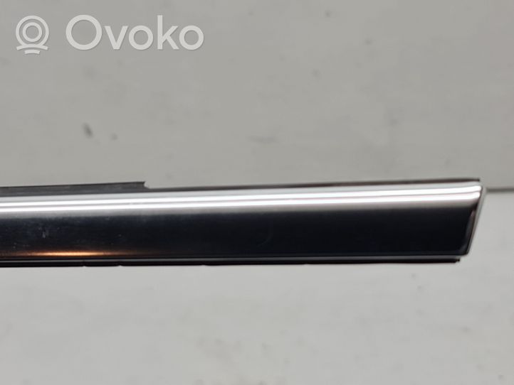 Volvo S60 Moulure de vitre de la porte avant 31391784