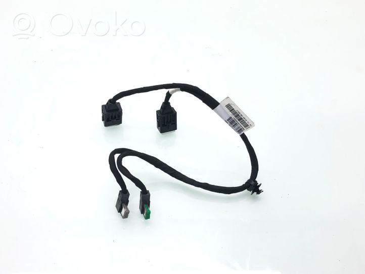 Citroen C4 Grand Picasso Connecteur/prise USB 9806059680