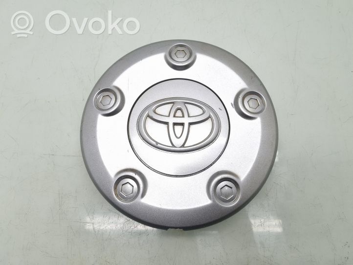 Toyota Proace Заводская крышка (крышки) от центрального отверстия колеса 9806150077