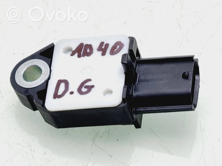 Toyota Aygo AB40 Czujnik uderzenia Airbag 898310H040