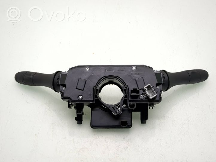 Dacia Logan III Leva/interruttore dell’indicatore di direzione e tergicristallo 479453858R