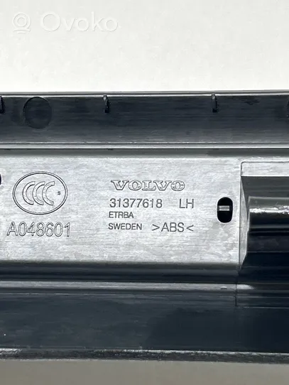 Volvo S90, V90 Takaoven kynnyksen suojalista 31377618