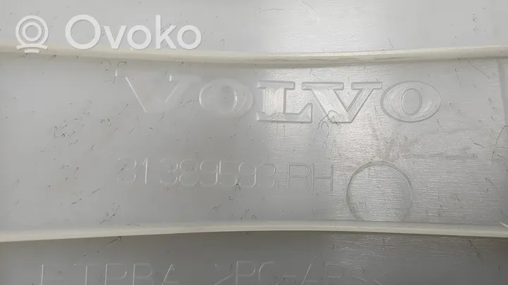 Volvo S90, V90 D-pilarin verhoilu (yläosa) 31389593