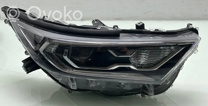 Toyota RAV 4 (XA50) Lampa przednia 02A011