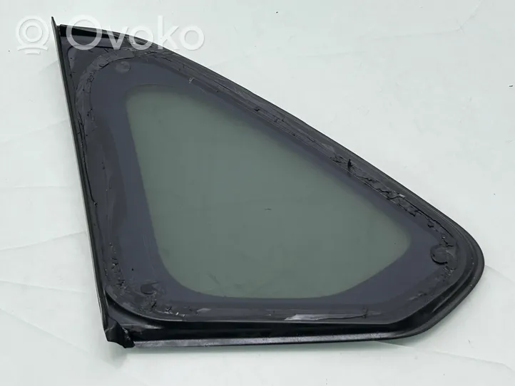 Toyota RAV 4 (XA50) Side middle window/glass 