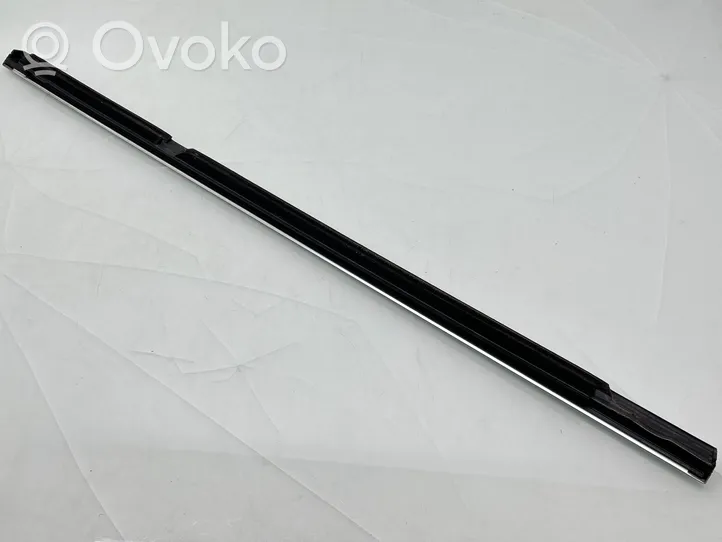 Mercedes-Benz GLC X253 C253 Door glass trim 