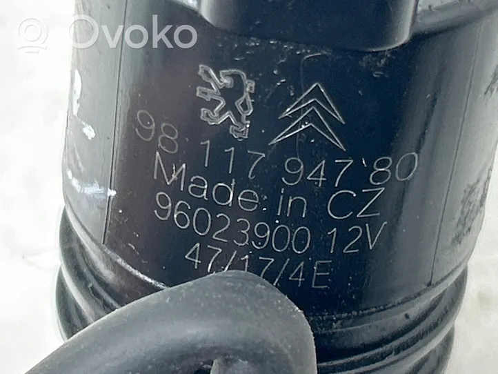 Toyota Proace Pompa spryskiwacza szyby przedniej / czołowej 9811794780