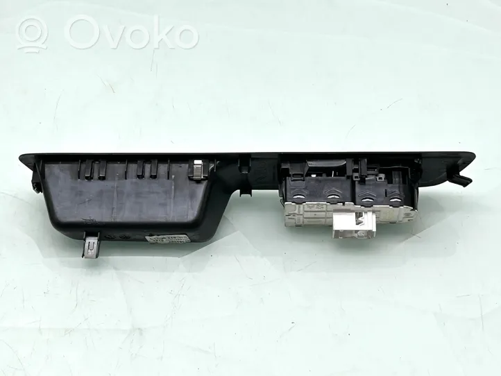 Toyota Proace Elektrinių langų jungtukas 9809179477