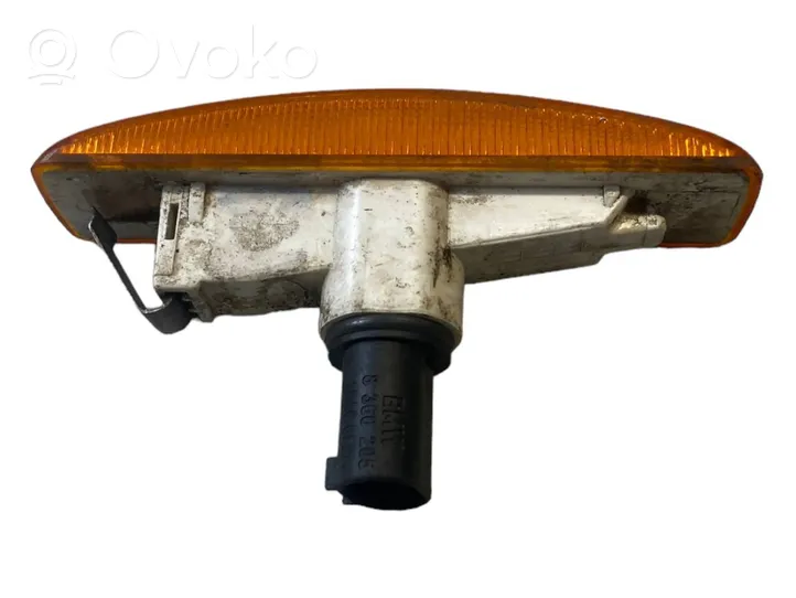 Land Rover Discovery 3 - LR3 Piloto intermitente del guardabarros delantero 5H2213K309A