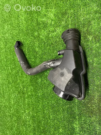 BMW 3 G20 G21 Intake resonator 8656981