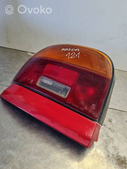 Mazda 121 SM Lampa tylna 22061364