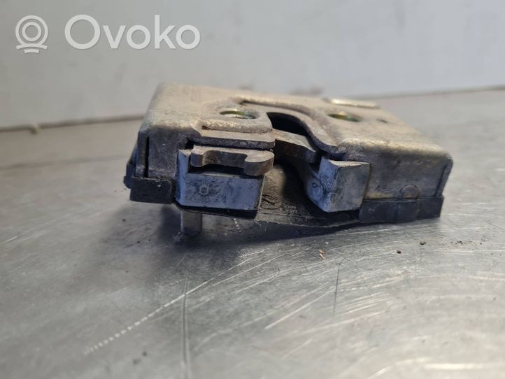 Volkswagen PASSAT B3 Serrure de porte avant 357837016D