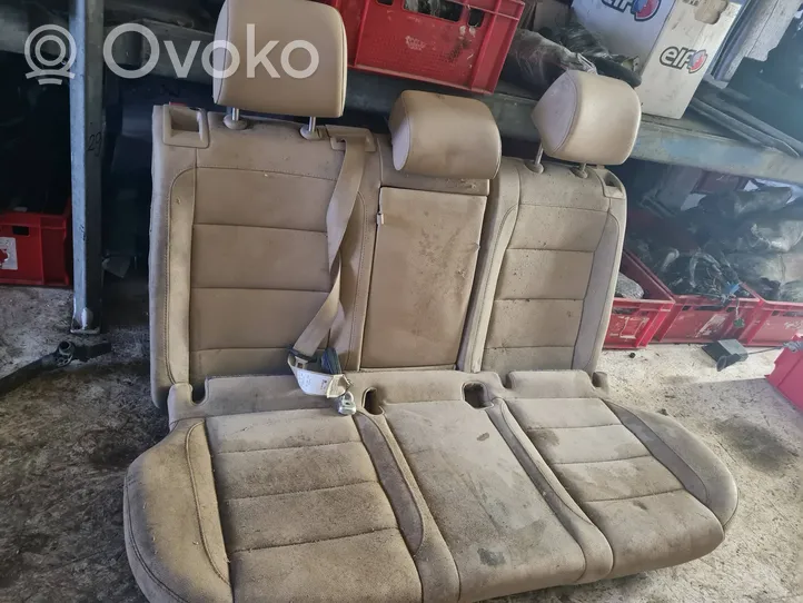 Volkswagen Jetta V Rear seat 1K5857807K