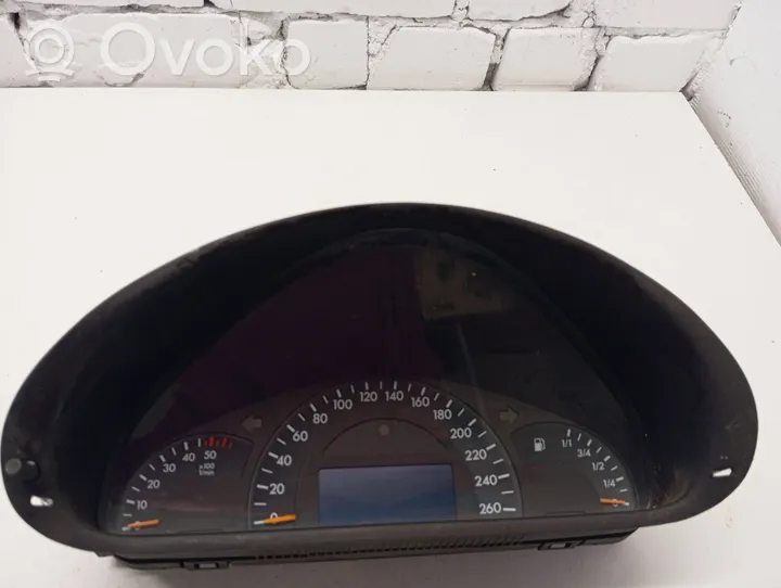 Mercedes-Benz C W203 Speedometer (instrument cluster) 87001411