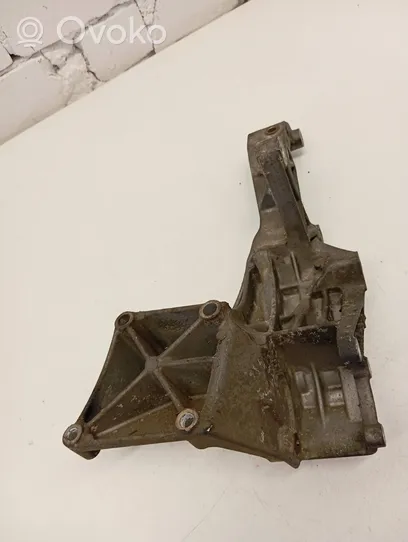 Volkswagen II LT Generator/alternator bracket 074145169F