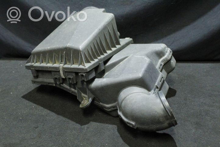 BMW 8 E31 Air filter box 1702194