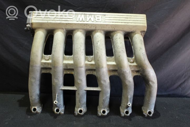 BMW 8 E31 Intake manifold 1713071