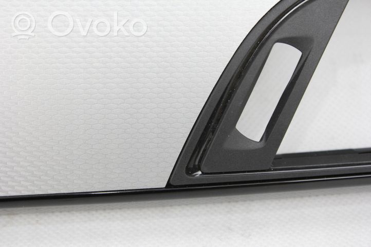 BMW 1 F20 F21 Kita panelės detalė 