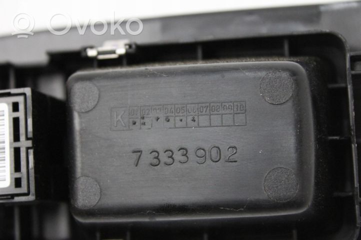 BMW 2 F45 Przełącznik / Przycisk otwierania szyb 