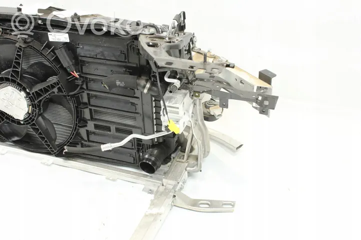 BMW 1 F40 Jäähdyttimen kehyksen suojapaneeli 8645782