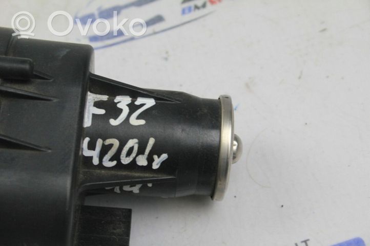 BMW 4 F32 F33 Attuatore/motore della valvola del collettore di aspirazione 8570791