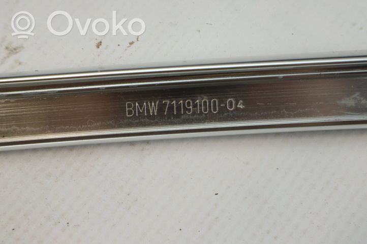 BMW 3 E92 E93 Etuoven lista (muoto) 7119099