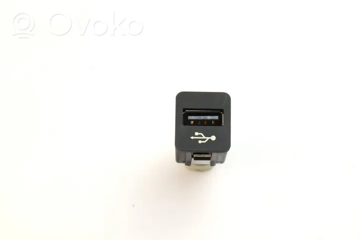 BMW X3 F25 Gniazdo / Złącze USB 9167196