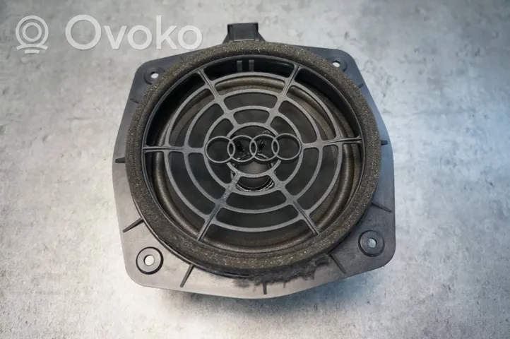 Audi TT TTS Mk2 Takaoven kaiutin 8J0035411