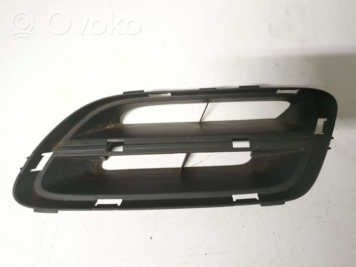 Nissan Primera Grille calandre supérieure de pare-chocs avant 62332F