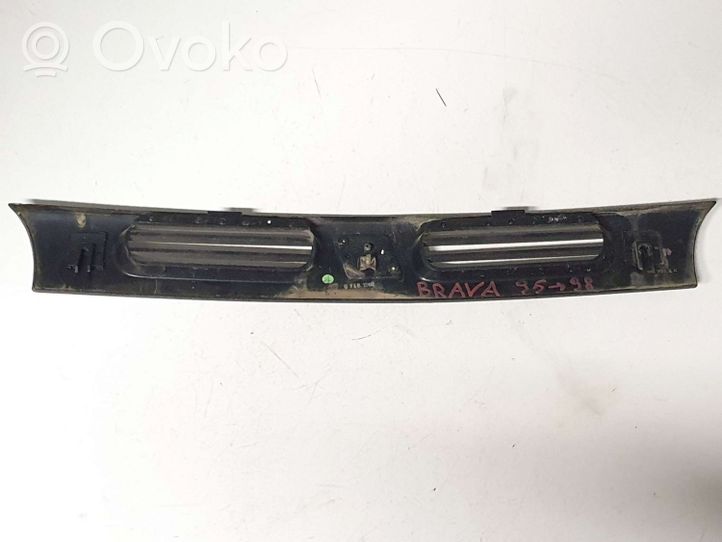 Fiat Bravo - Brava Maskownica / Grill / Atrapa górna chłodnicy 712899000