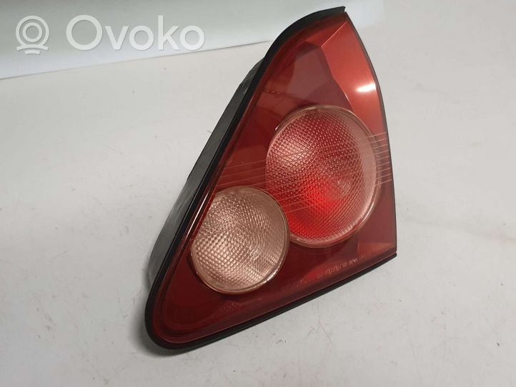 Lexus RX 300 Lampy tylnej klapy bagażnika 