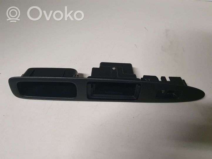 Toyota Avensis Verso Muu takaoven verhoiluelementti 7427244100C0