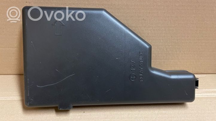 Toyota Prius (XW20) Pokrywa skrzynki bezpieczników 8266247040