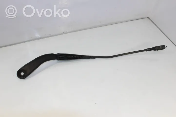 BMW 2 F22 F23 Priekinio stiklo valytuvų kojelė 7239520