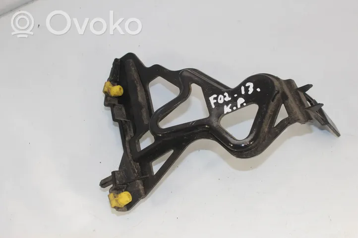 BMW 7 F01 F02 F03 F04 Supporto di montaggio del parafango 7046351