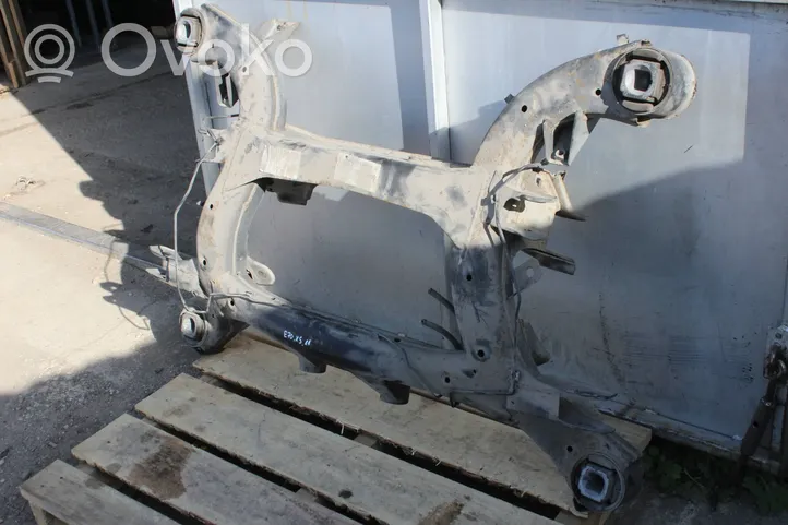 BMW X5 E70 Rama pomocnicza tylna 6863815