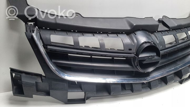 Opel Vectra C Maskownica / Grill / Atrapa górna chłodnicy 13182876