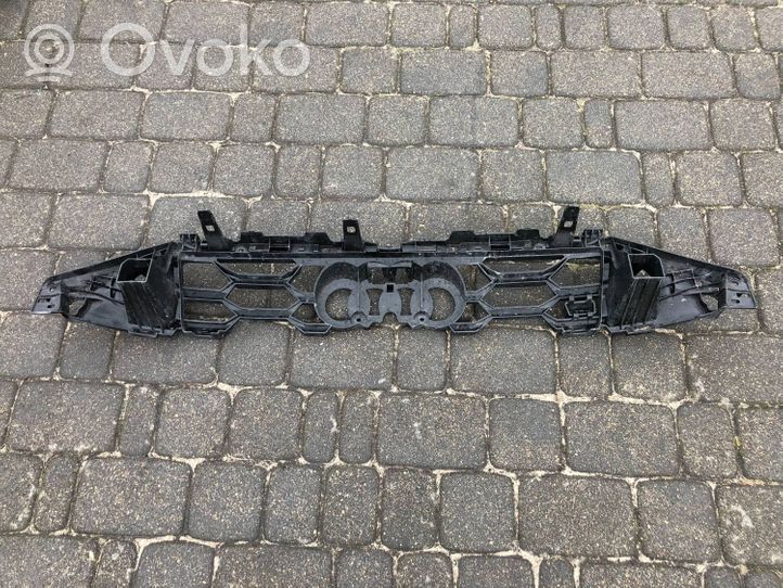 Audi A3 8Y Maskownica / Grill / Atrapa górna chłodnicy 8Y0853949A