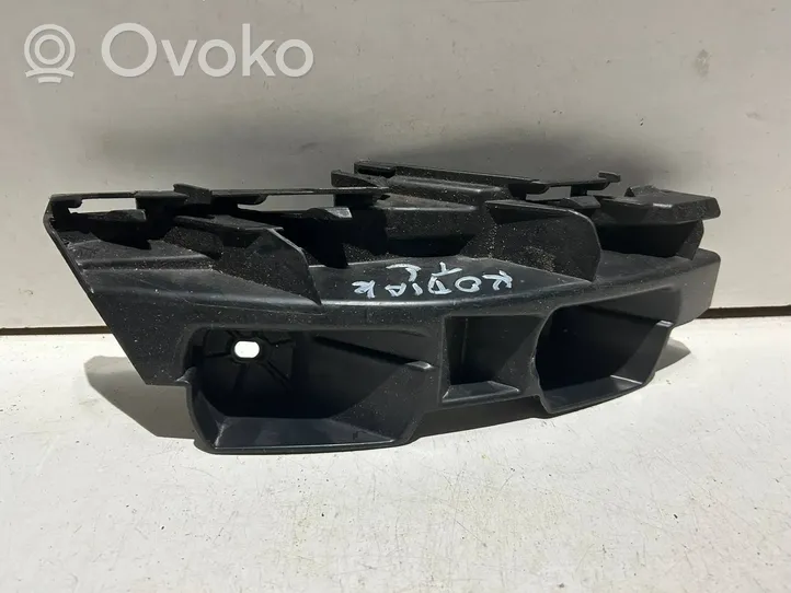 Skoda Kodiaq Soporte de montaje del parachoques trasero 565807393B