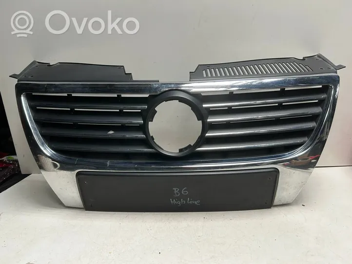 Volkswagen PASSAT B6 Front bumper upper radiator grill 3C0853651D