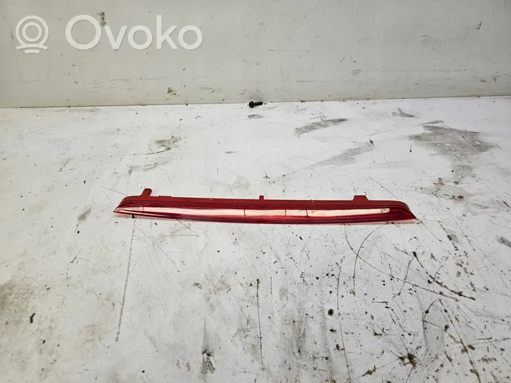 Audi Q3 F3 Trzecie światło stop 8V0945097D