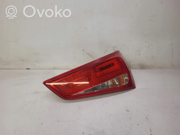 Audi A1 Luces portón trasero/de freno 8X0945094B