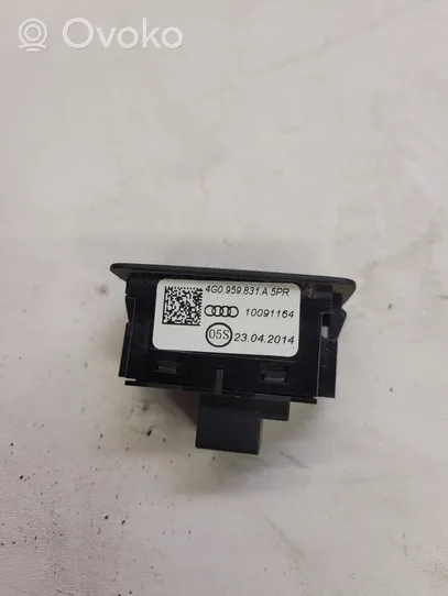 Audi A4 S4 B8 8K Interruttore a pulsante apertura portellone posteriore/bagagliaio 4G0959831A