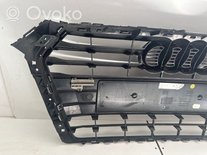 Audi A4 S4 B9 Maskownica / Grill / Atrapa górna chłodnicy 8W0853651