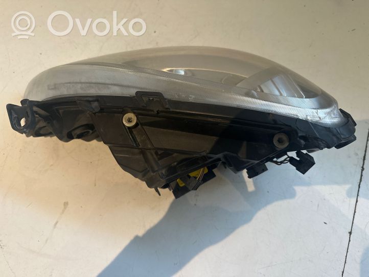 Opel Corsa C Lampy przednie / Komplet 13100536