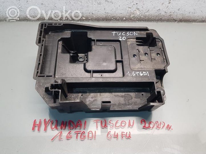 Hyundai Tucson IV NX4 Vassoio scatola della batteria 37150-N7000