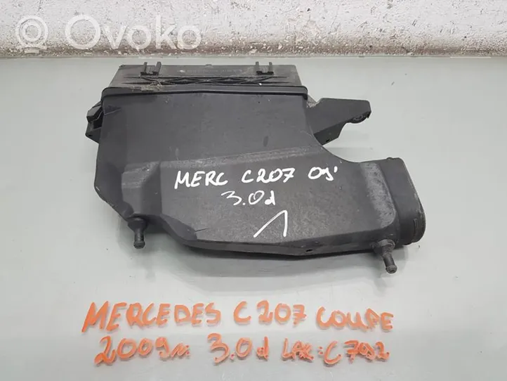 Mercedes-Benz CLK C207 A207 Boîtier de filtre à air A6420903601