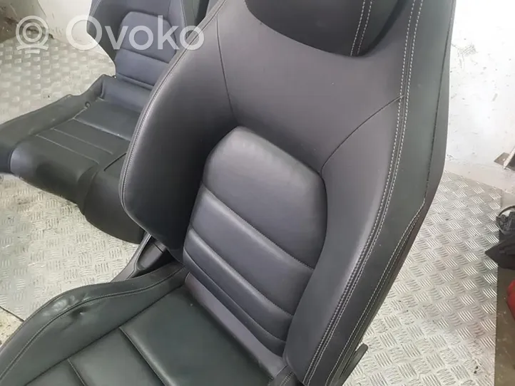 Mercedes-Benz CLK C207 A207 Fotele / Kanapa / Komplet 